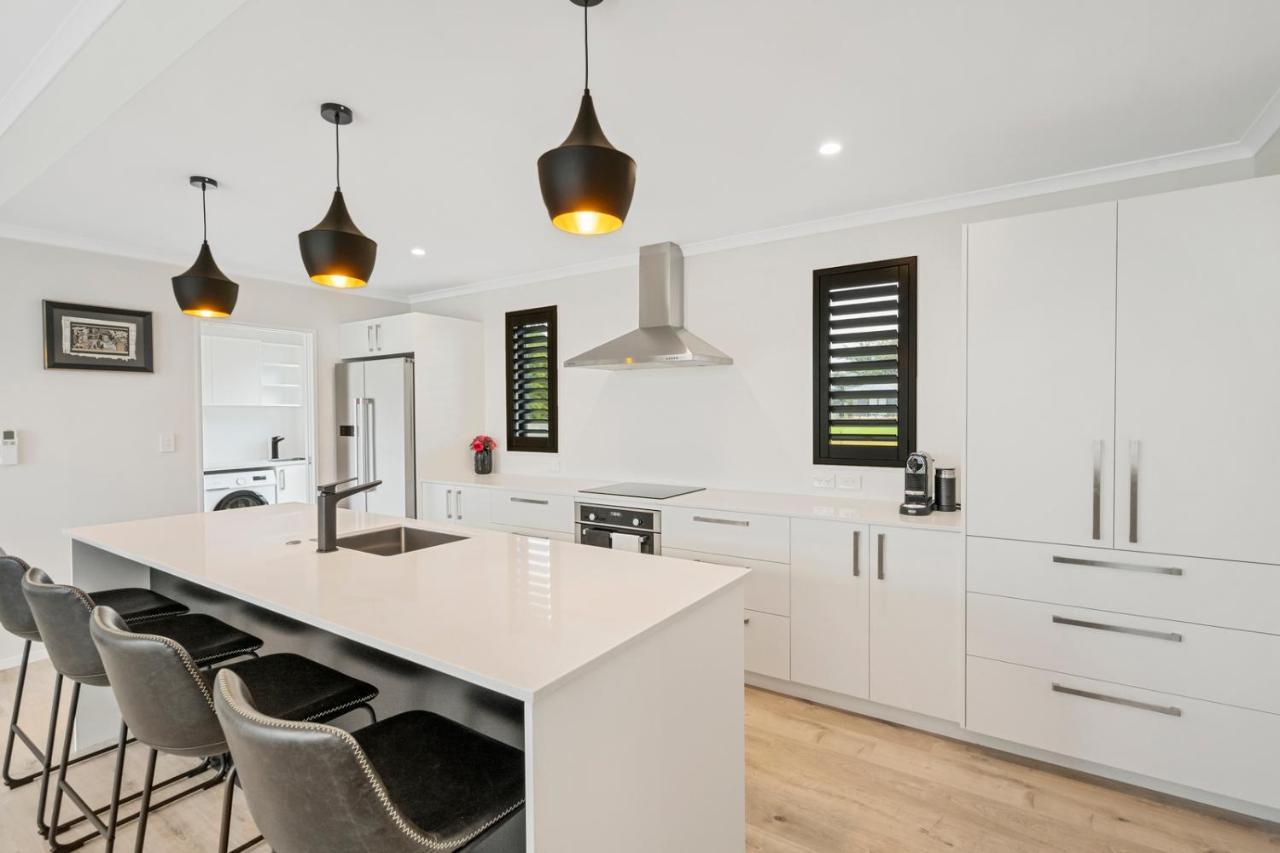 Pride Of Pinot - Martinborough Holiday Home Exteriör bild