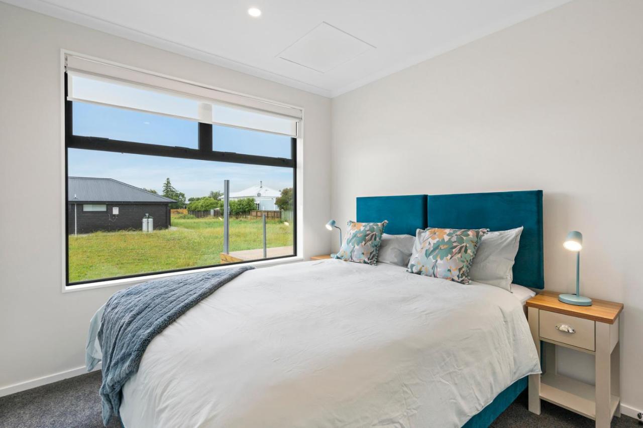 Pride Of Pinot - Martinborough Holiday Home Exteriör bild