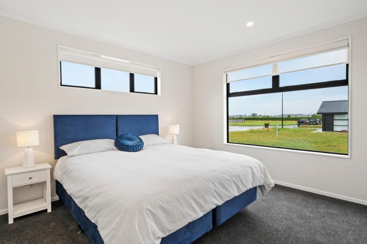 Pride Of Pinot - Martinborough Holiday Home Exteriör bild