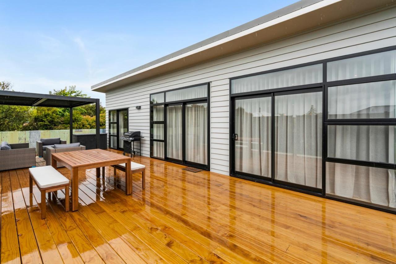 Pride Of Pinot - Martinborough Holiday Home Exteriör bild